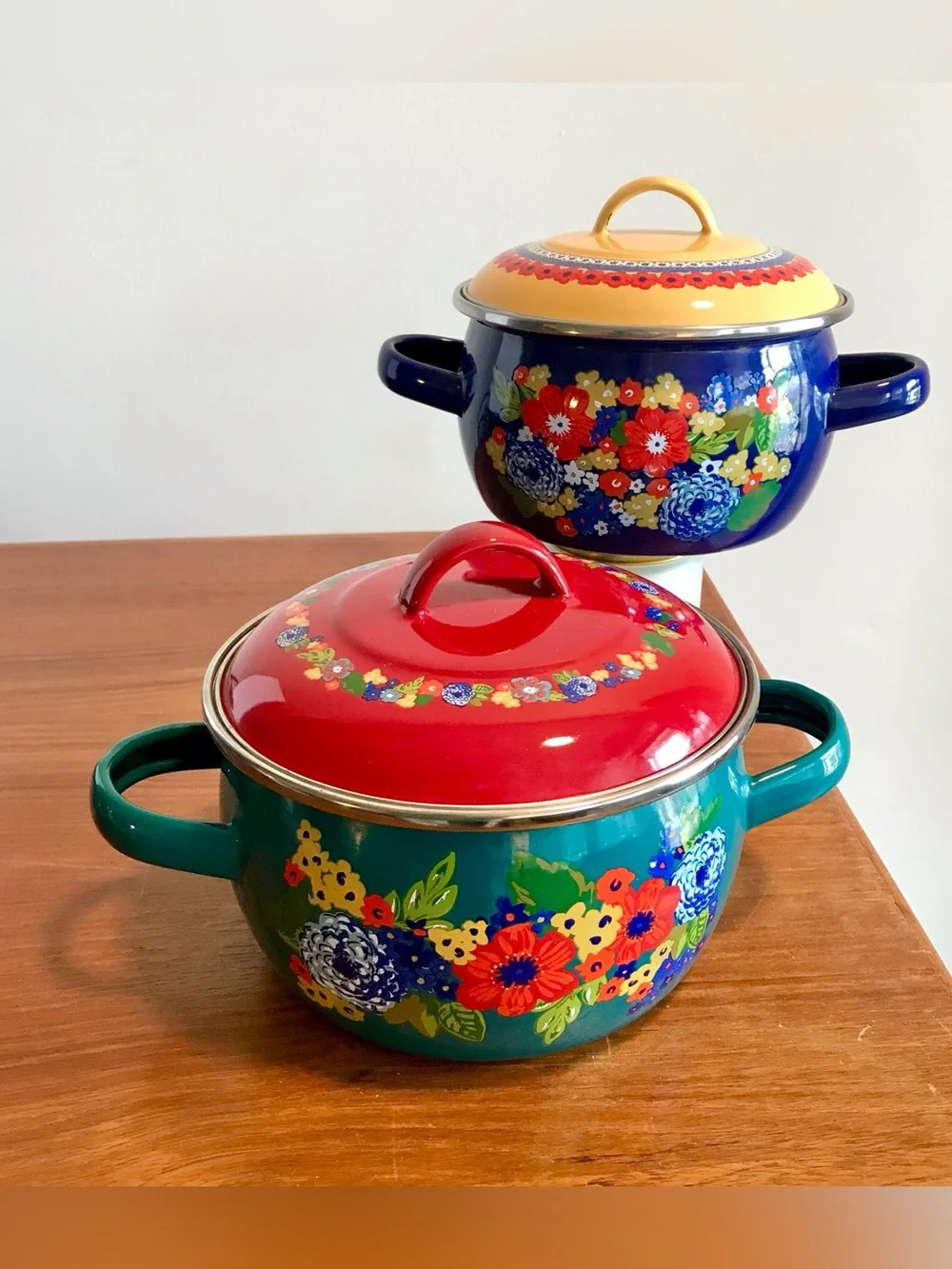 Pioneer Woman 1 Qt Mini Dutch Oven  Dazzling Dahlias Floral EUC lot of 2 w Lids